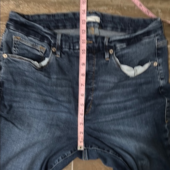 Good American Blue Straight Leg Jeans - Picture 7 of 16